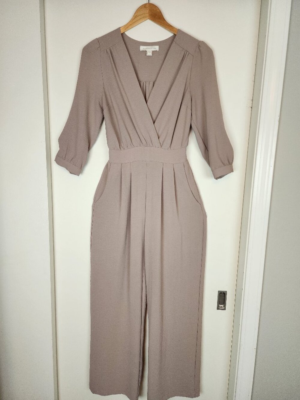 Monteau Taupe Wide Leg 3/4 Sleeve Pleated Jumpsuit w/Pockets * Ladies size Small